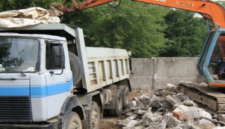 Вывоз строительного мусора с участка в Сасово недорого от 1566 руб. | 2Землекопа-Ссв
